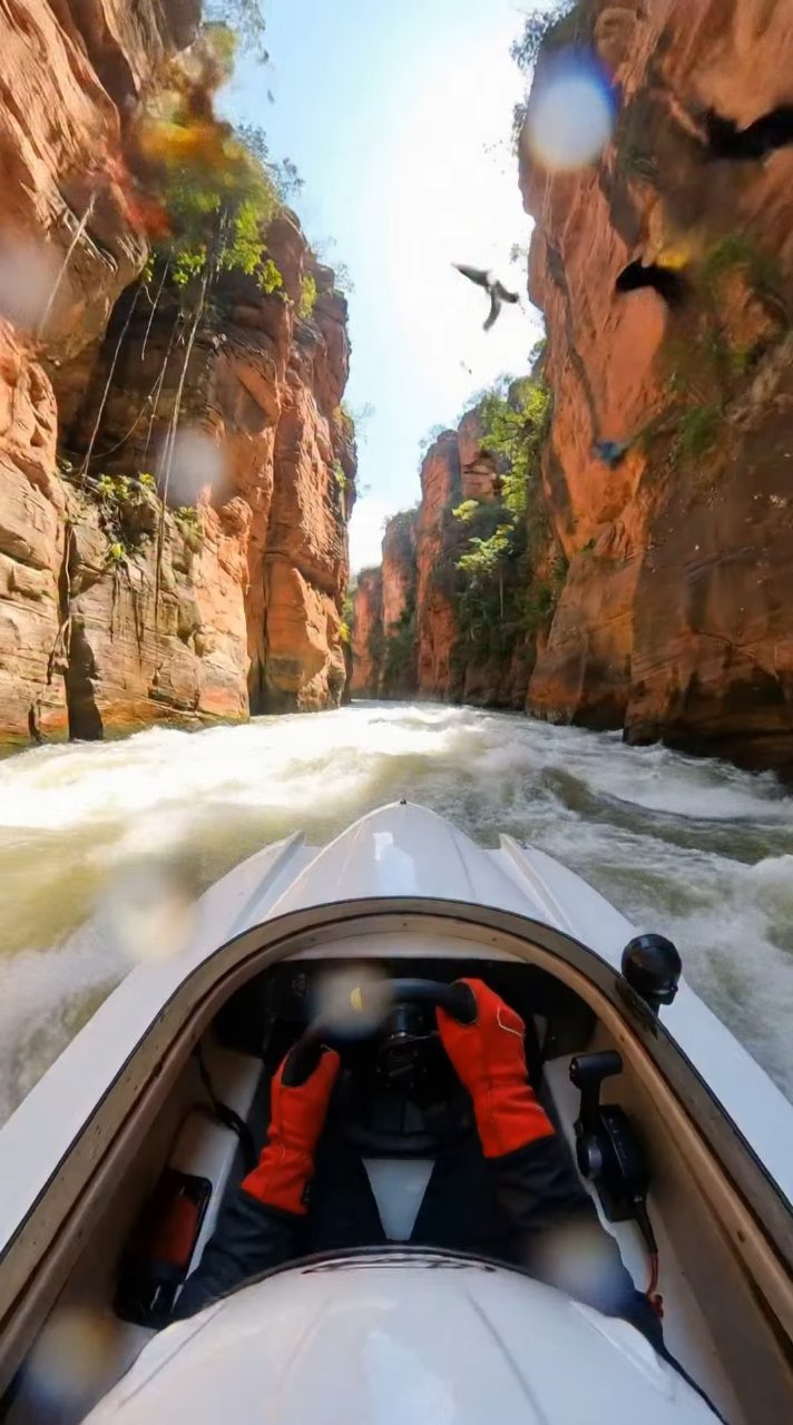 Extreme Amazon Speedboat Gorge POV